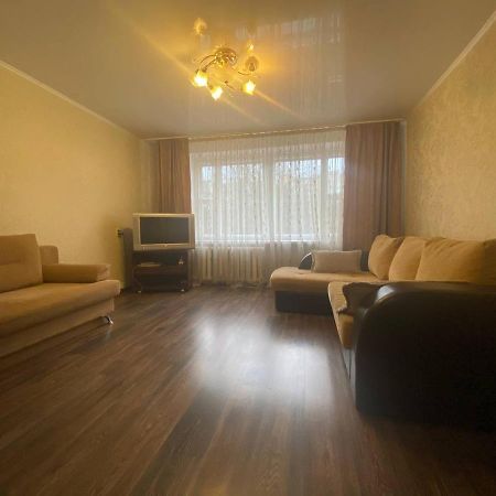 Apartment At Zhukova Street Баранавичи Екстериор снимка